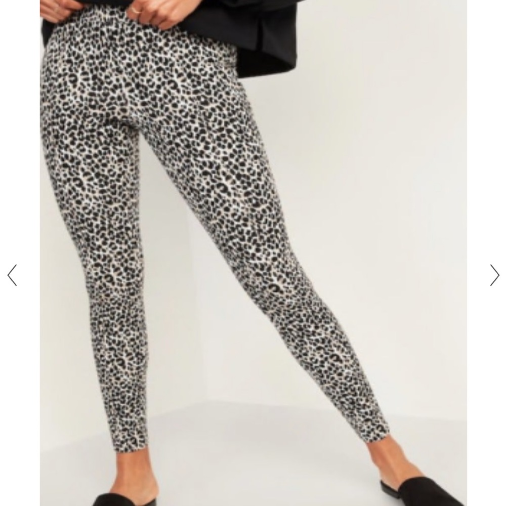 Old Navy Stevie High Rise pattern pant XS new with tag